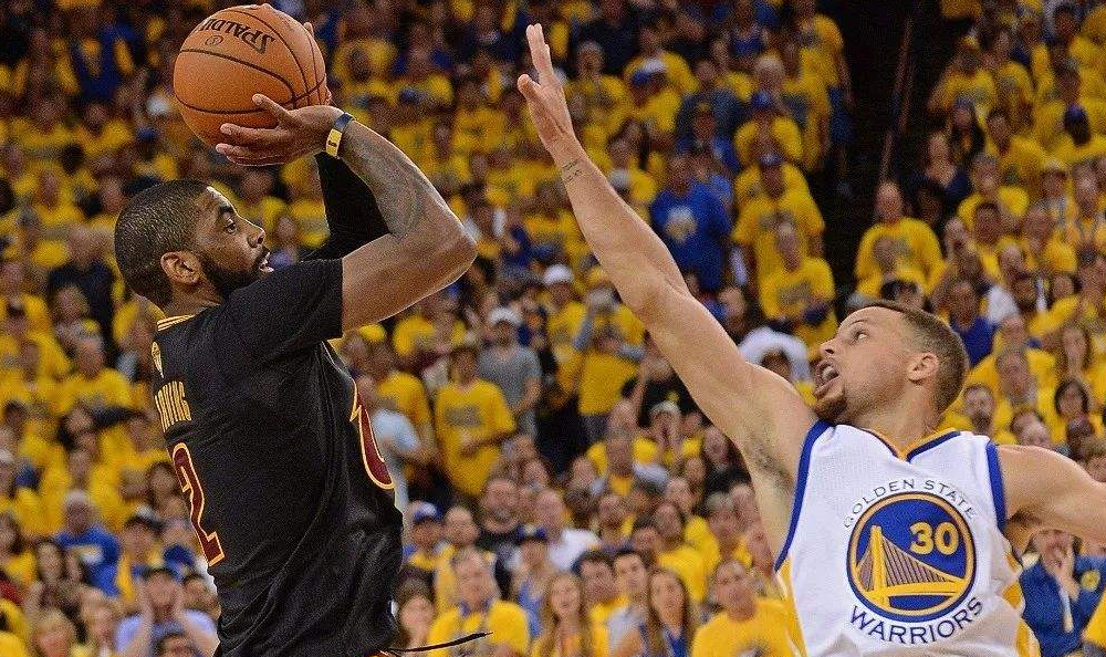 第三人跑动 第三人跑动